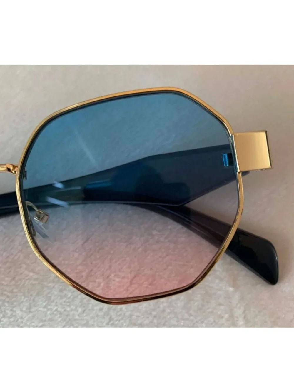 Unisex Vintage Style Octagonal Gold Frame Sunglasses W/ Blue-Pink Gradient Lens